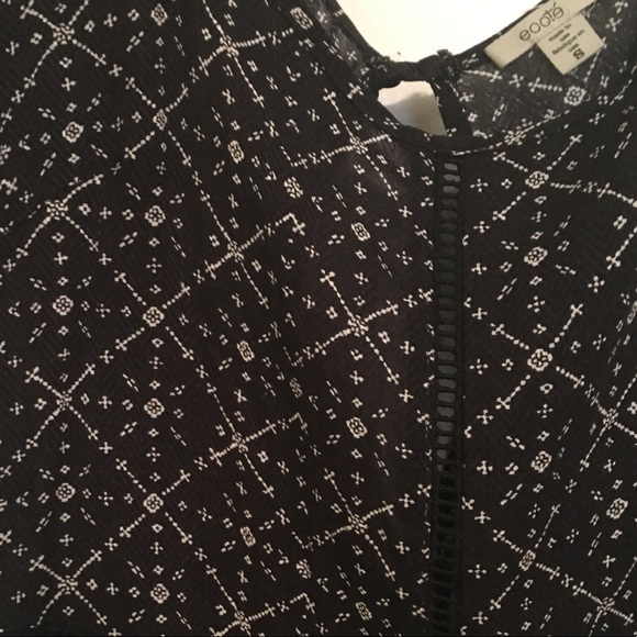 Shoulder Cut-Out Aztec Pattern Romper - Picture 5 of 7